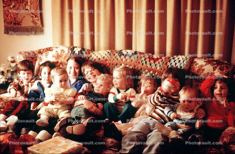 Boys, girls, couch, toddlers, 1950s