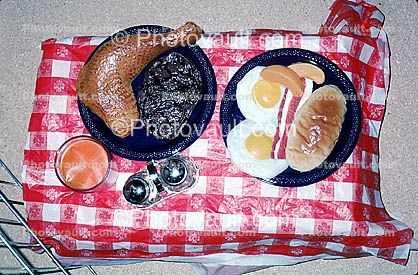 Dinner Table, Breakfast, Eggs, Bacon, Turkey Leg, tablecloth