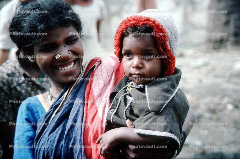 Smiling Mother, Mumbai (Bombay), India