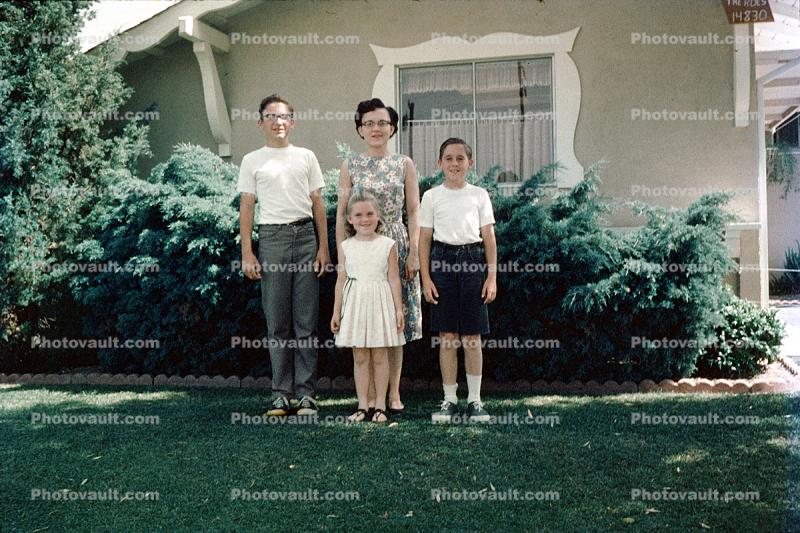 group, girl, boy, mother, frontyard, home, house, 1940s