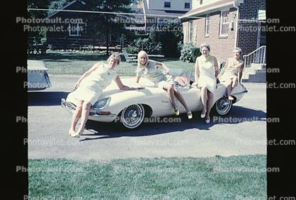 Jaguar XKE, 1960s