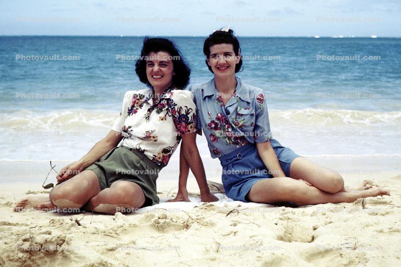 Beach, Ocean, Sand, Ladies, Friends, 1940s