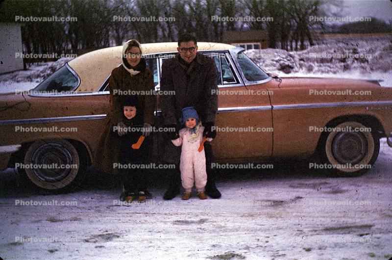 Family, Cars, vehicles, Mother, Father, Dad, Mom, Child, Children, 1950s
