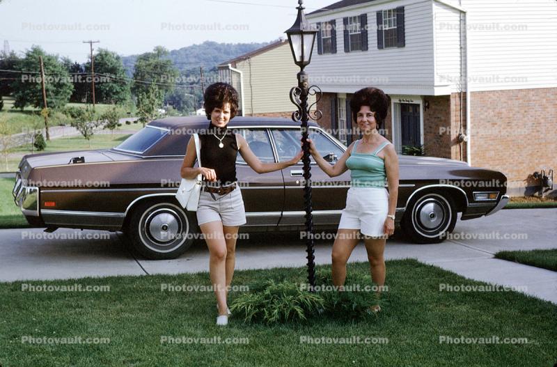Home, house, garage, front yard, lawn, Cars, vehicles, July 1973, 1970s