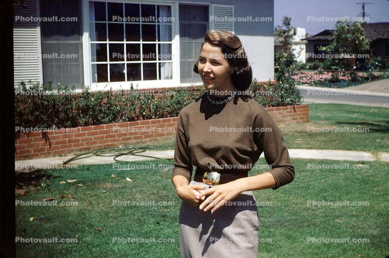 Pretty Lady, skinny, house, frontyard, 1950s