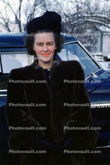 car, woman, hat, fur coat, 1940s