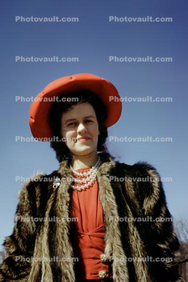 woman, hat, necklace, fur coat, 1940s