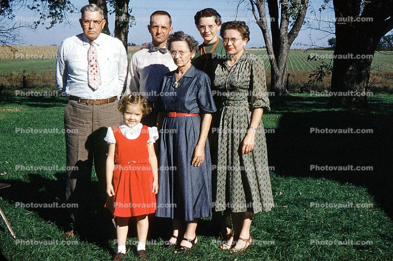 Family, Group, 1940s