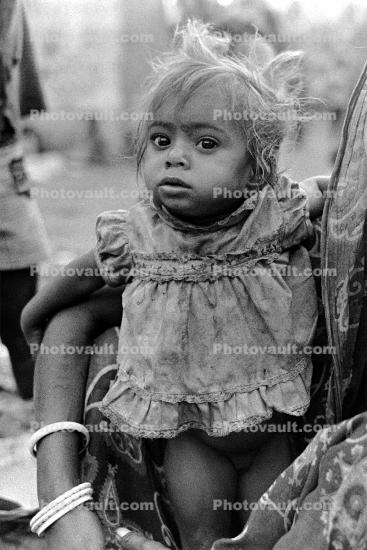 girl, baby, dress, shanty town, slum, Mumbai, India