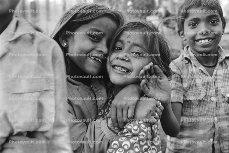 friends, girls, smiles, shanty town, slum, Mumbai, India
