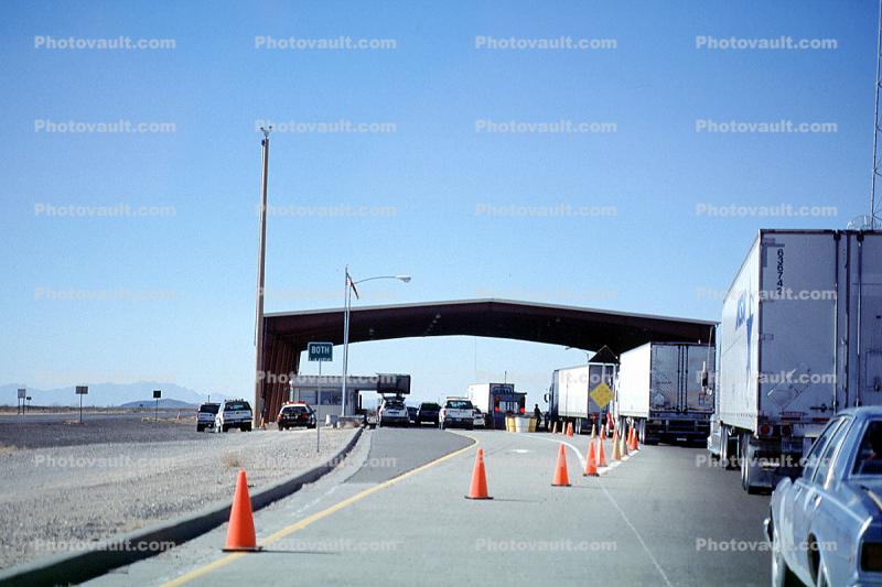 Checkpoint, Car, Trucks, Las Cruces, New Mexico, 26 January 2002
