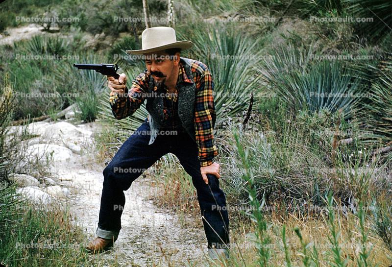 Pistol, Shooter, Shoot, Shooting, Cowboy, Desert, Southwest, Wild West, crook, robber, outlaw, 1951