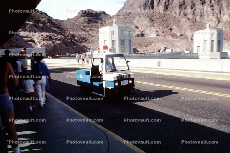 Hoover Dam, tri-wheeler, three-wheeler, minicar, microcar