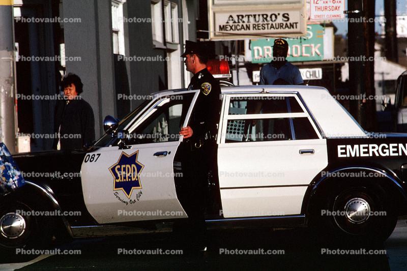 squad car, SFPD, Arturos Mexican Restaurant
