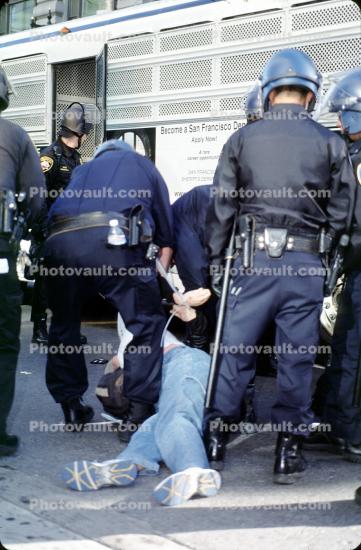 San Francisco Protest against the Iraq War, March 20, mass arrest, Crowds, Protesting War