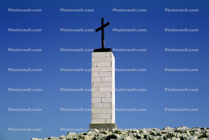 Cross, Tower, Desert, across from Saint George?s monastery, Valley of the Shadow, Jericho