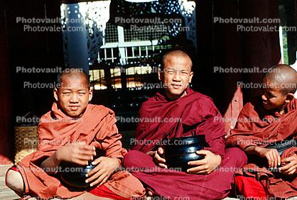 Boy, Monk, Shwezigon Pagoda, Bagan