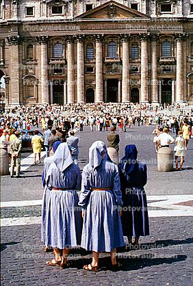 Nuns, Saint Peter Square