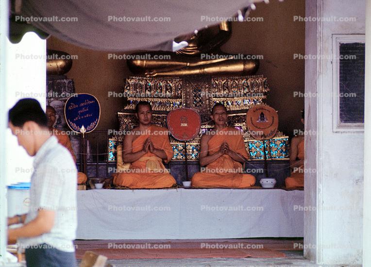 Monk, Buddhism, Buddhist, Prayer, Praying, Altar