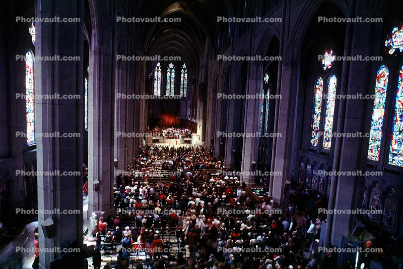 Grace Cathedral, gathering for mourning of 911 victims