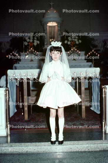 First Holy Communion, Catholic Church, dress, formal, Altar, Service, Girl, Shawl, Knee Socks, 1950sl, 1950s