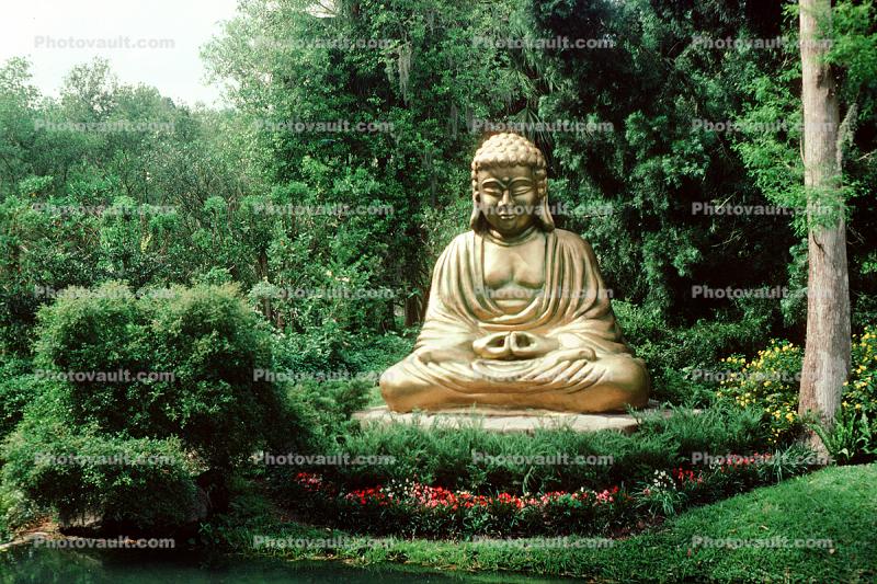 Golden Buddha, Statue