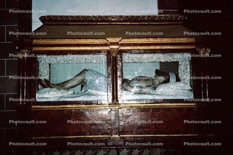 Jesus in a glass casket