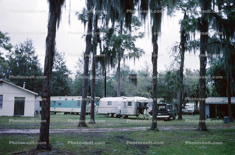 Streamline Countess aluminum trailer, Riverlawn Mobile Home & RV Park, Riverview, 1960s