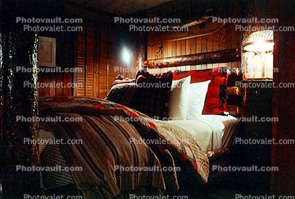 Bed, Pillows, Lamp, Sheets