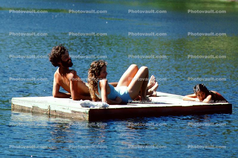Freshwater, Raft, Lake, Man, Women, Lagunitas Marin County, California, June 14 1981, 1980s