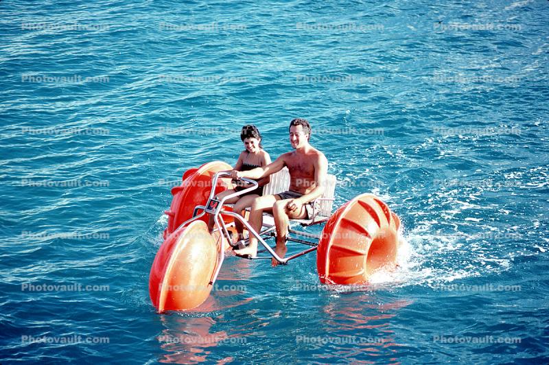Tricycle Peddle Boat, floating, couple, Cancun