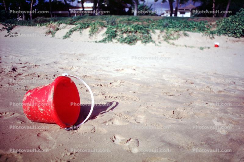 little red pail, beach, sand, footprints, Maui