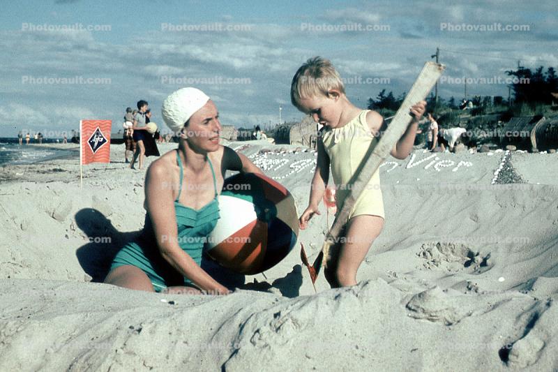 Beachball, Bathingcap, Summer, Summertime, 1950s