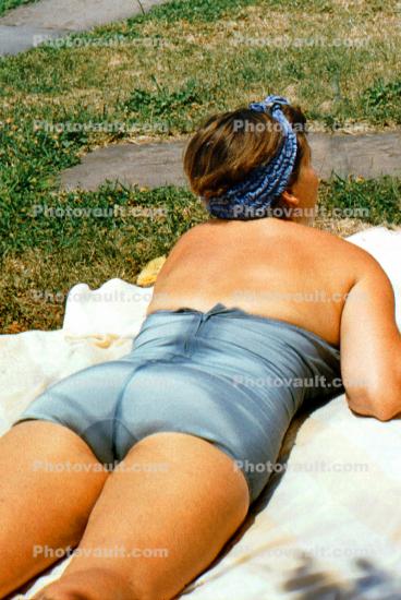 Woman, Sunburn, Suntan, 1950s