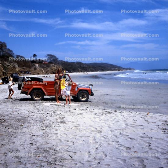 Beach, Sand, Ocean, girls, Volkswagen Thing, dune buggy, 1960s