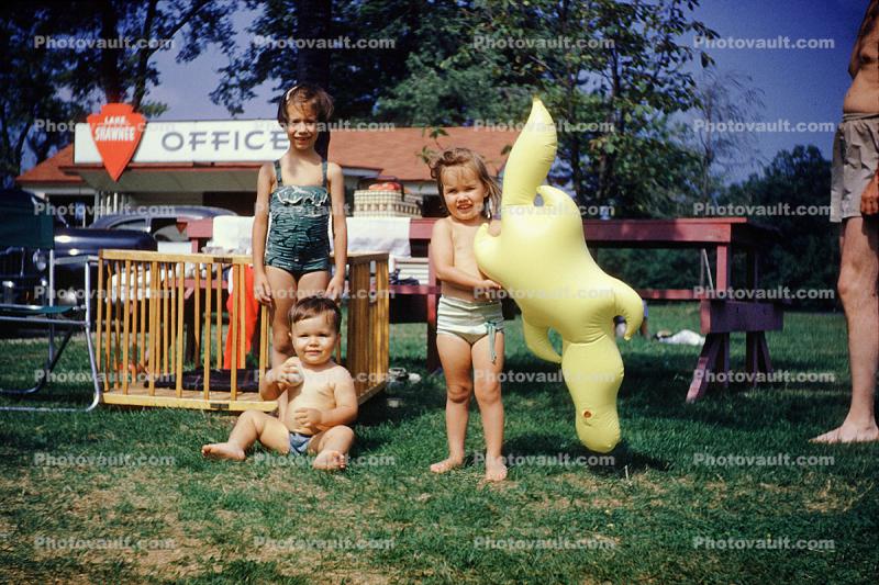 Crib, Brother, Sister, Vacation, Retro, Girl, Boy, 1950s