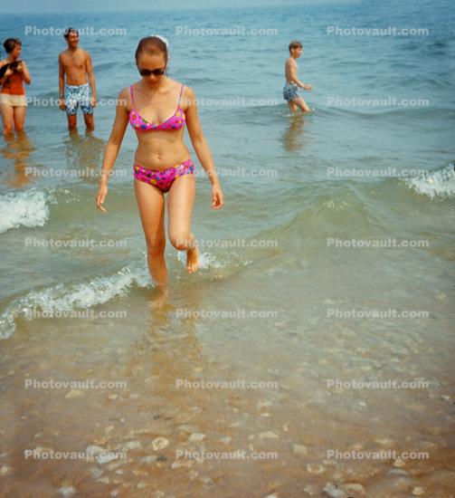 Oak-Street Beach, Lake-Michigan, Chicago, Woman, 1970s
