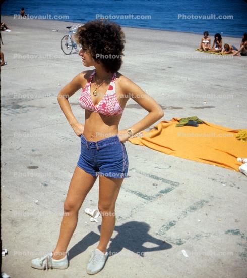Shorts, Cut-off Jeans, Oak-Street Beach, Lake-Michigan, Chicago, Woman, 1970s