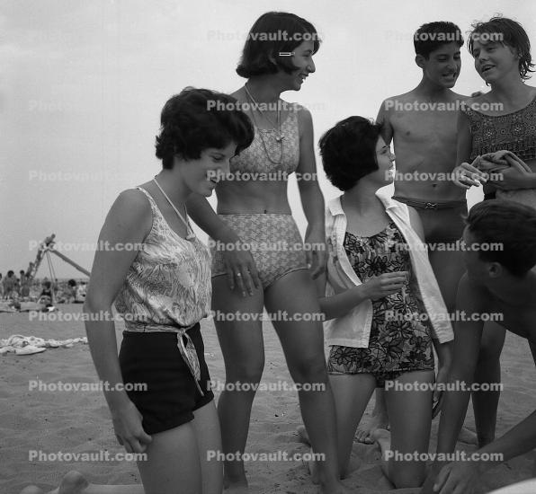 Beach Party Blanket, girls, guys, swimsuits, 1960s