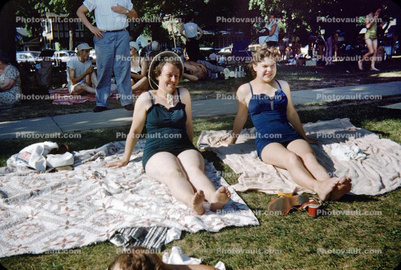 Women, hat, bathing suit, 1950s