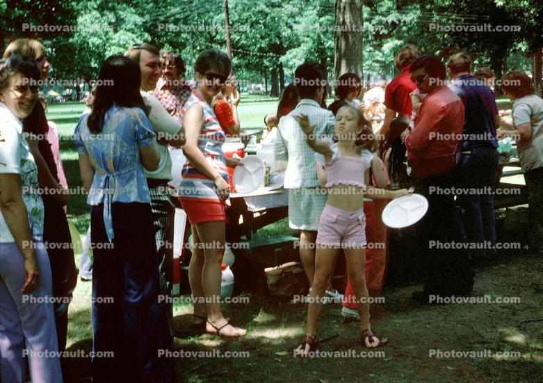 Picnic Line, Table, women, August 1975, 1970s