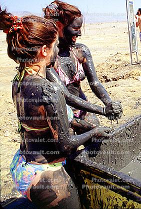Black Mud, Mud People
