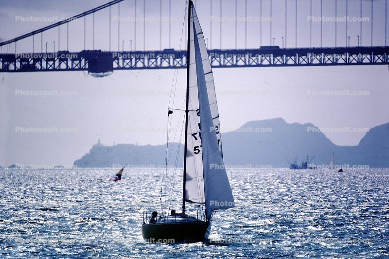 Golden Gate Bridge, sailing out into the ocean