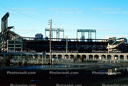 Empty Ballpark, Stadium
