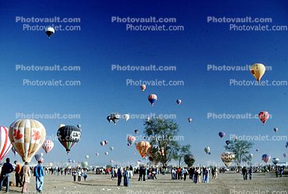 Albuquerque International Balloon Fiesta, morning, Crowds, People