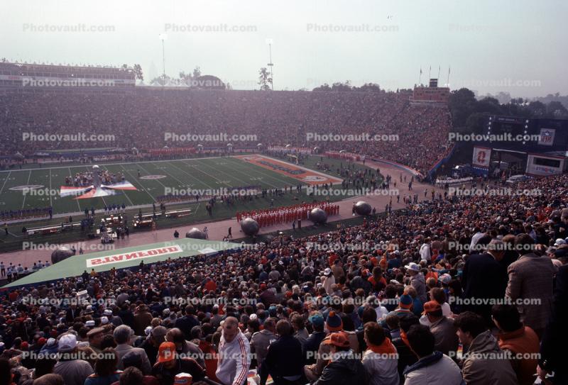 Crowds, Audience, Packed Spectators, fans, Super Bowl XIX, Stanford Stadium