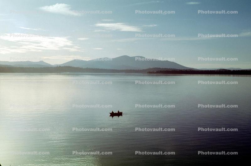 Lake, Fishing Boat, Mountains, Bucolic, Outboard motor boat, reservoir, Lake Almanor, Plumas County