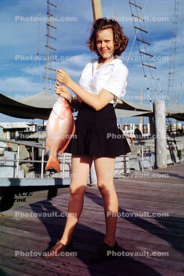 fisherwomen, woman, fish catch, dock, pier, 1958, 1950s