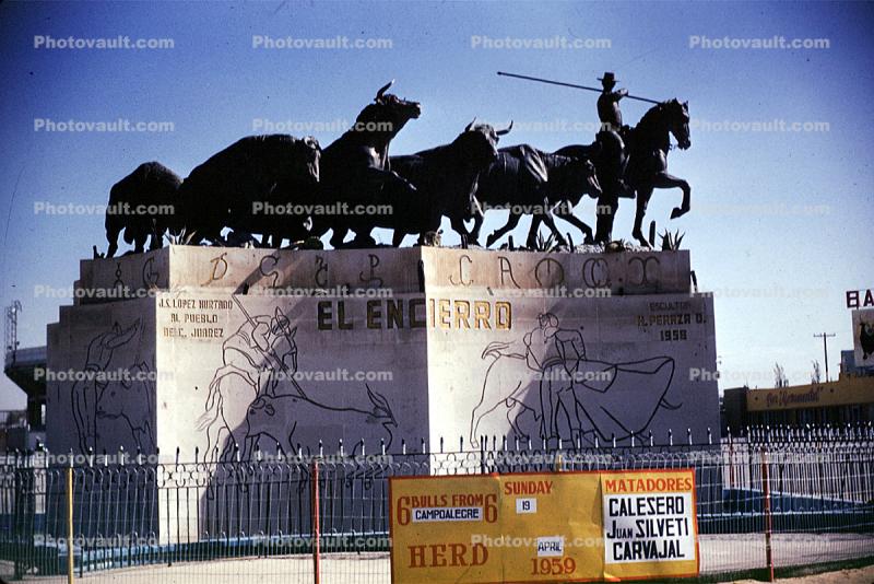 Calesero Silveti Carvajal, monument, toro, bull, Matadors, sculpture, 1959, 1950s
