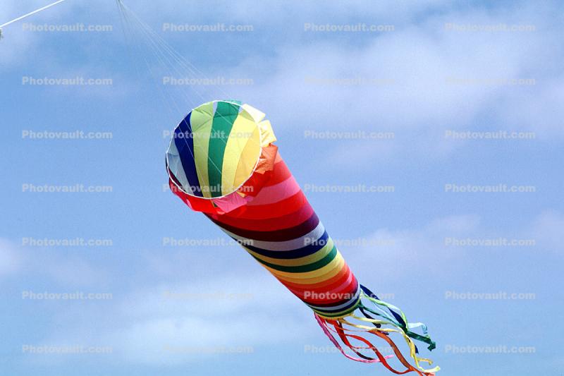 Spiral Tube Kite, Flying a Kite